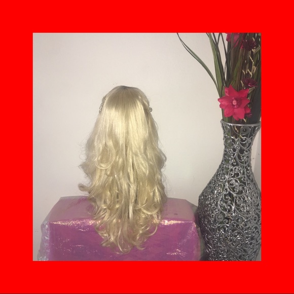 Wig - Picture 6 of 9